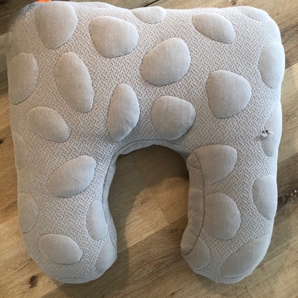 Nook Niche Organic Nursing Pillow - Picture 2 of 5